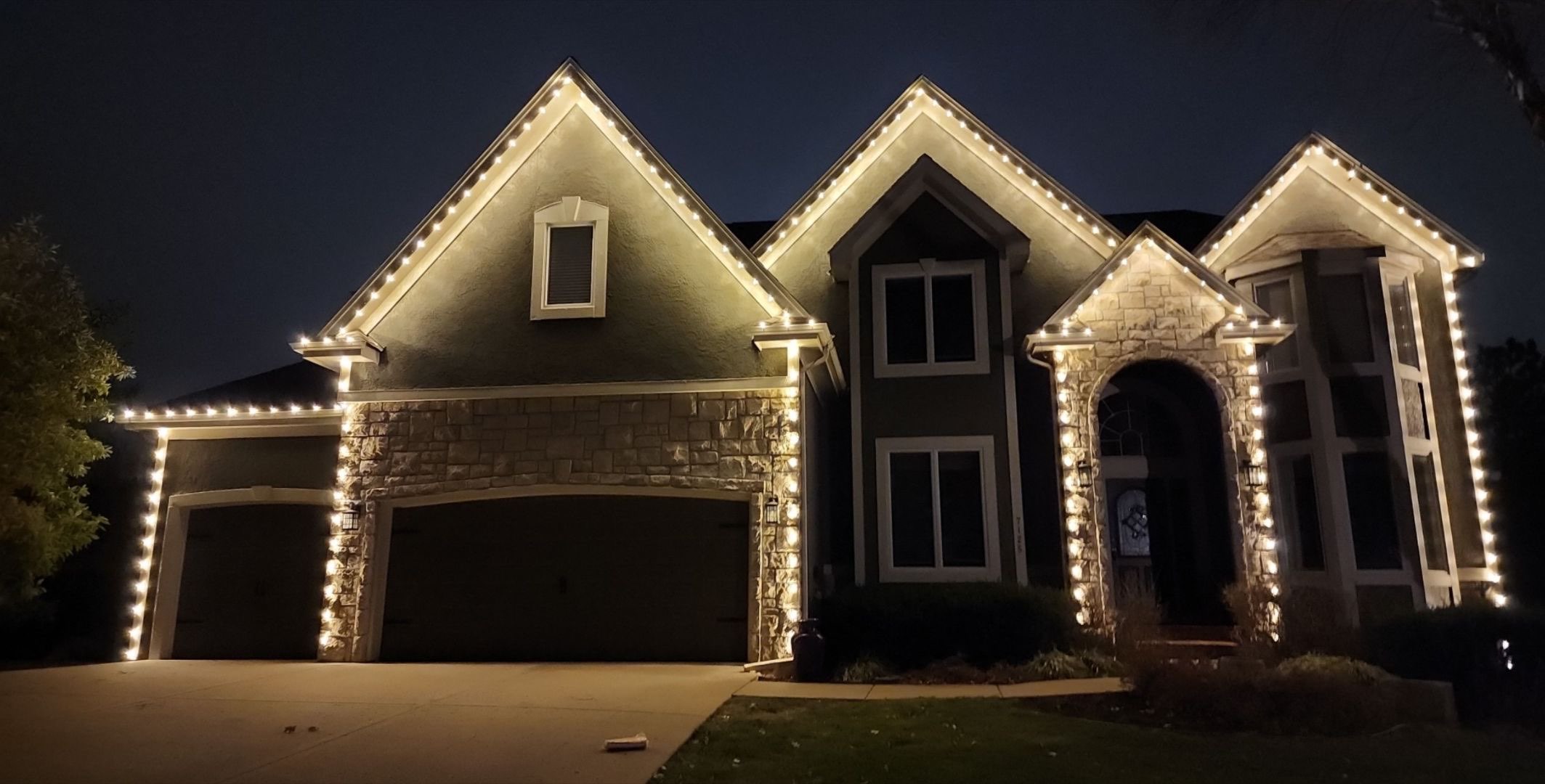 Holiday light display installed by Lentz Lighting